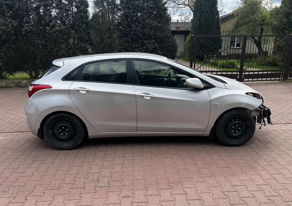 Hyundai I30 cena 7500 przebieg: 341000, rok produkcji 2012 z Oświęcim małe 46